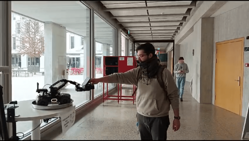 Intention to Interact Detection-based Offering — 論文の図版